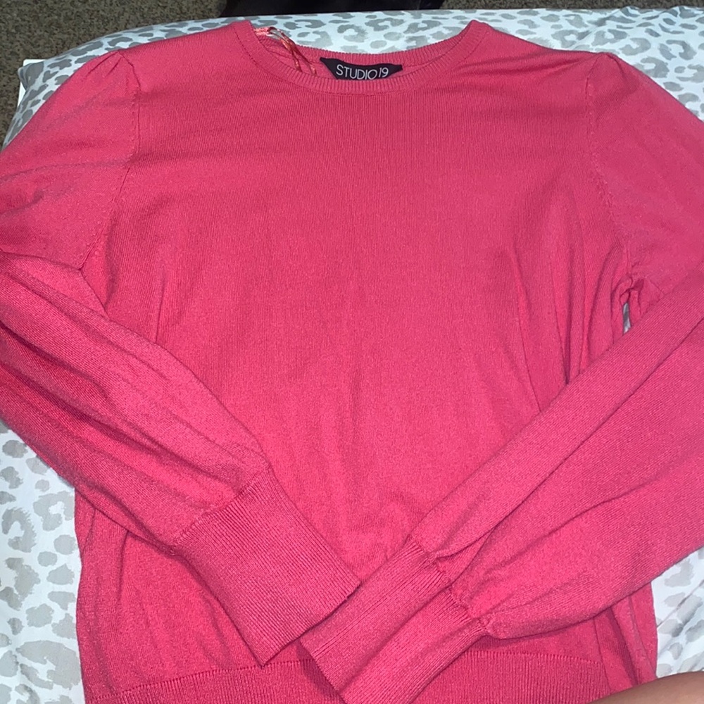 pink sweater